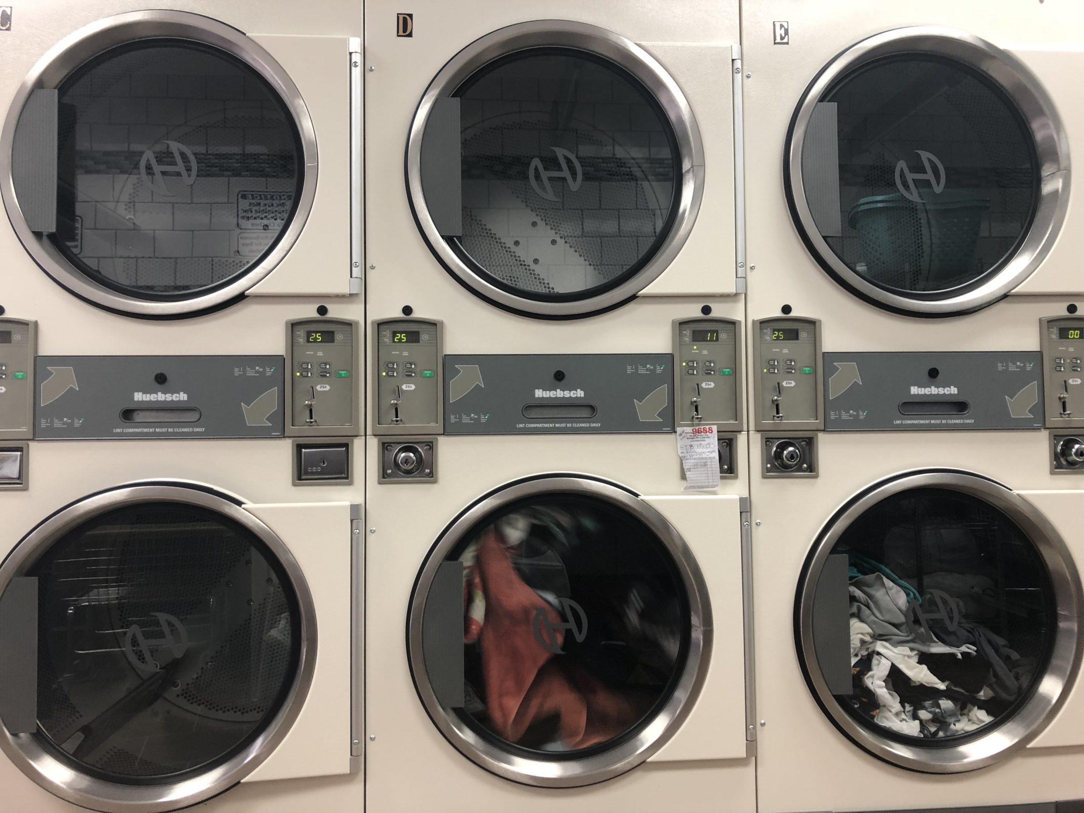 Today was my first time using a laundromat Popula